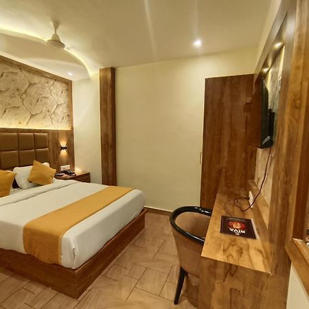 Hotel Riva International Goregaon- Near Nesco ムンバイ エクステリア 写真