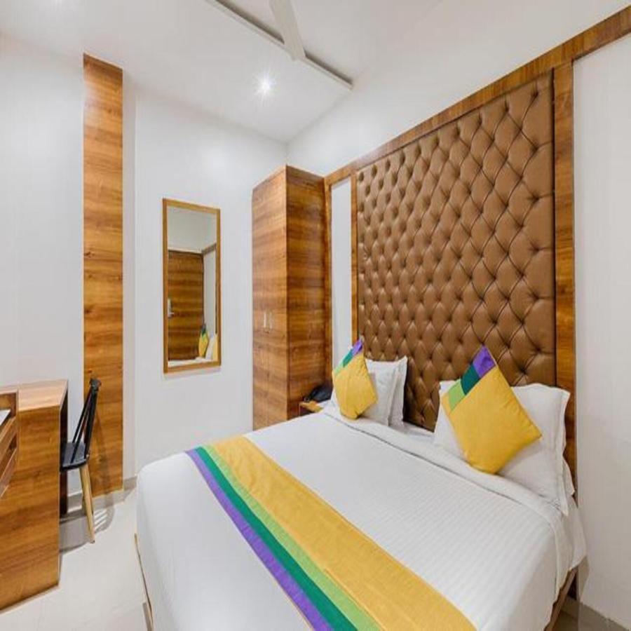Hotel Riva International Goregaon- Near Nesco ムンバイ エクステリア 写真
