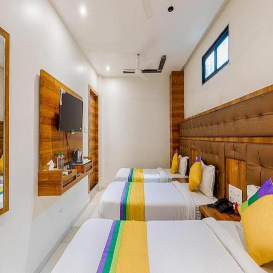 Hotel Riva International Goregaon- Near Nesco ムンバイ エクステリア 写真