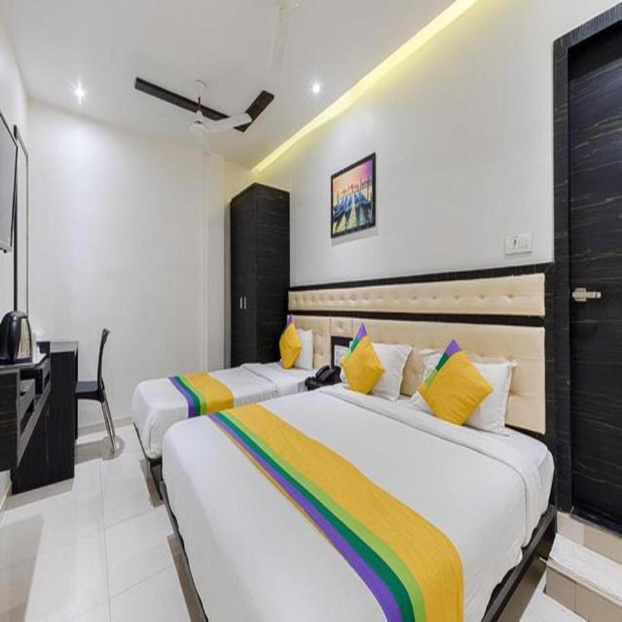 Hotel Riva International Goregaon- Near Nesco ムンバイ エクステリア 写真