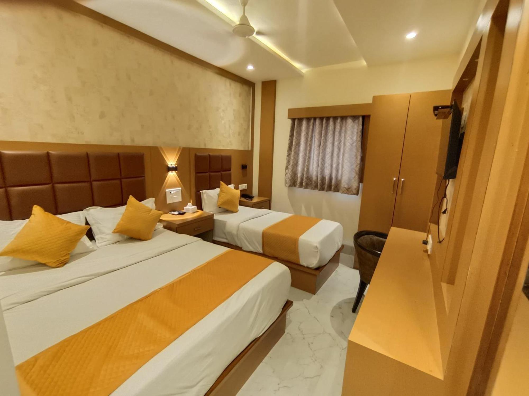 Hotel Riva International Goregaon- Near Nesco ムンバイ エクステリア 写真