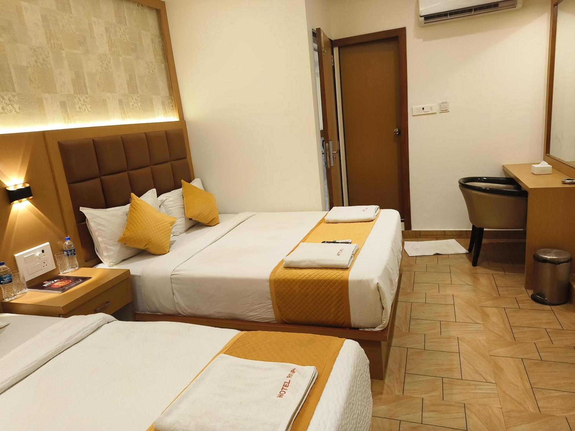 Hotel Riva International Goregaon- Near Nesco ムンバイ エクステリア 写真