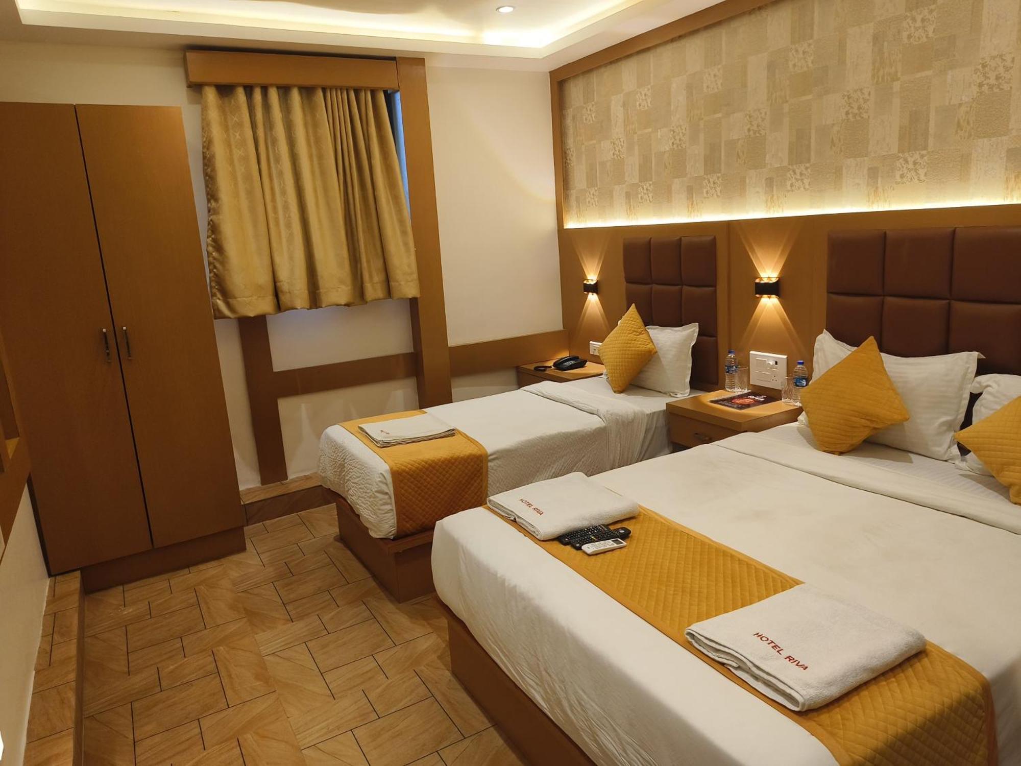 Hotel Riva International Goregaon- Near Nesco ムンバイ エクステリア 写真