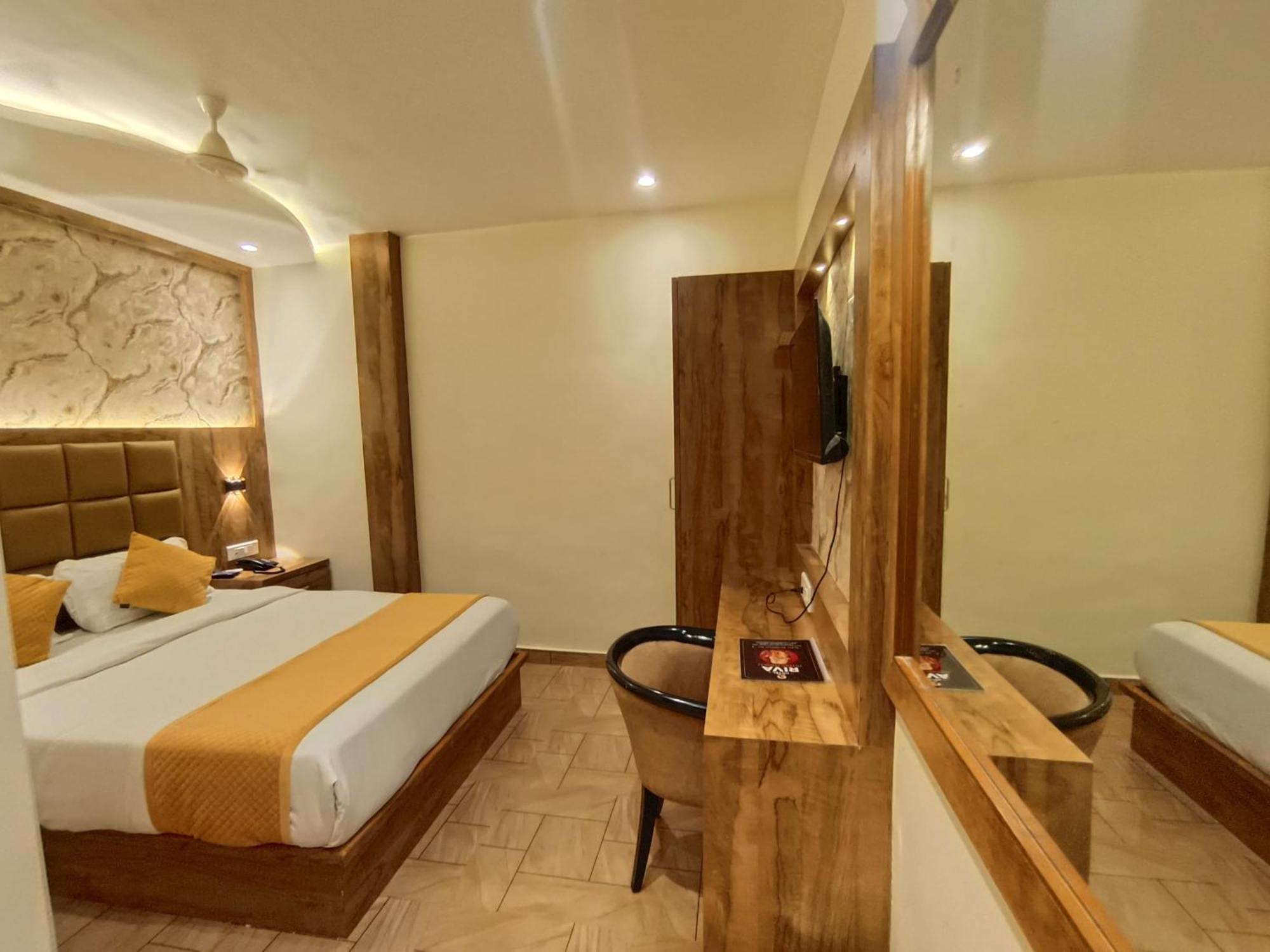 Hotel Riva International Goregaon- Near Nesco ムンバイ エクステリア 写真