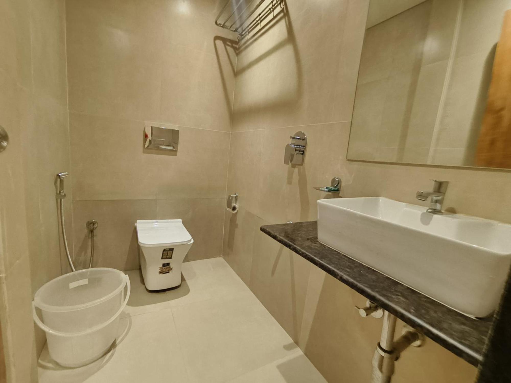 Hotel Riva International Goregaon- Near Nesco ムンバイ エクステリア 写真