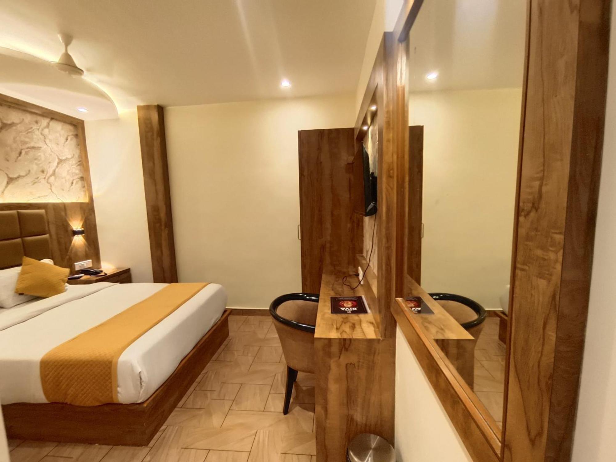 Hotel Riva International Goregaon- Near Nesco ムンバイ エクステリア 写真