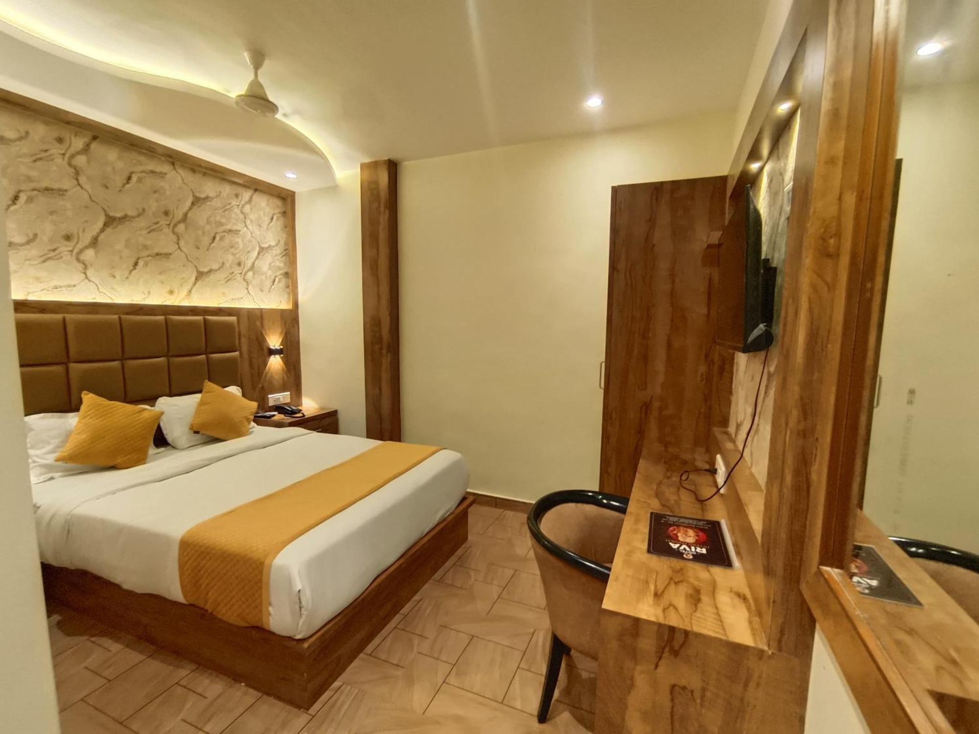 Hotel Riva International Goregaon- Near Nesco ムンバイ エクステリア 写真