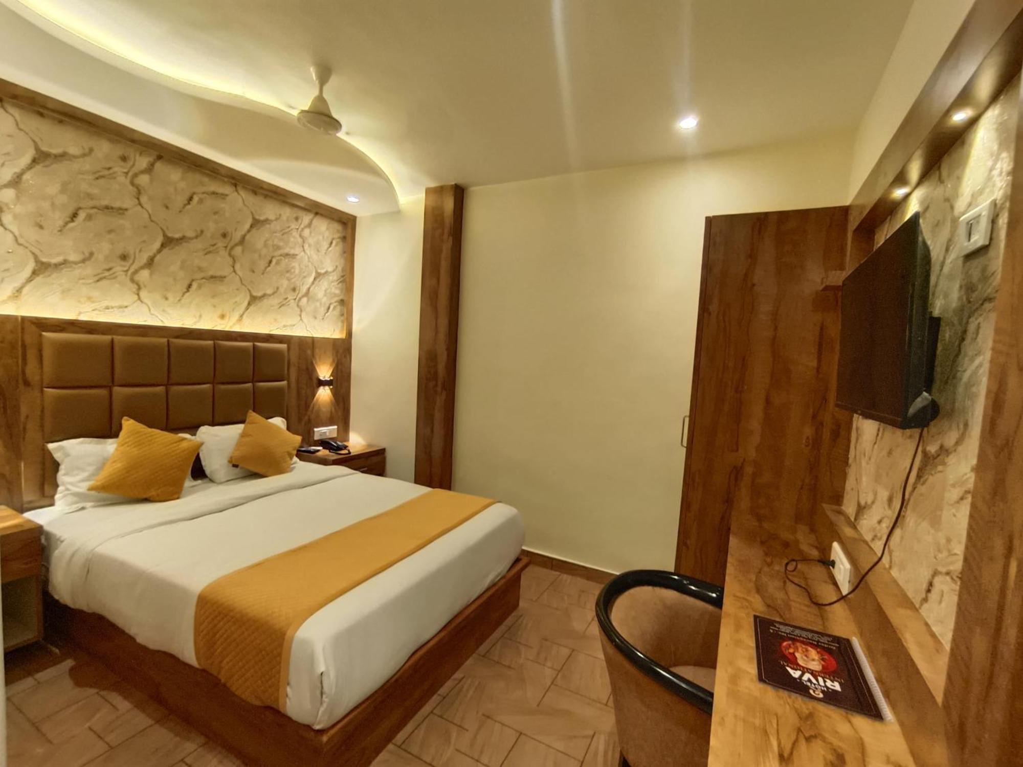 Hotel Riva International Goregaon- Near Nesco ムンバイ エクステリア 写真